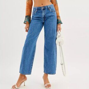 Levi's Baggy Dad Jeans in Medium Wash